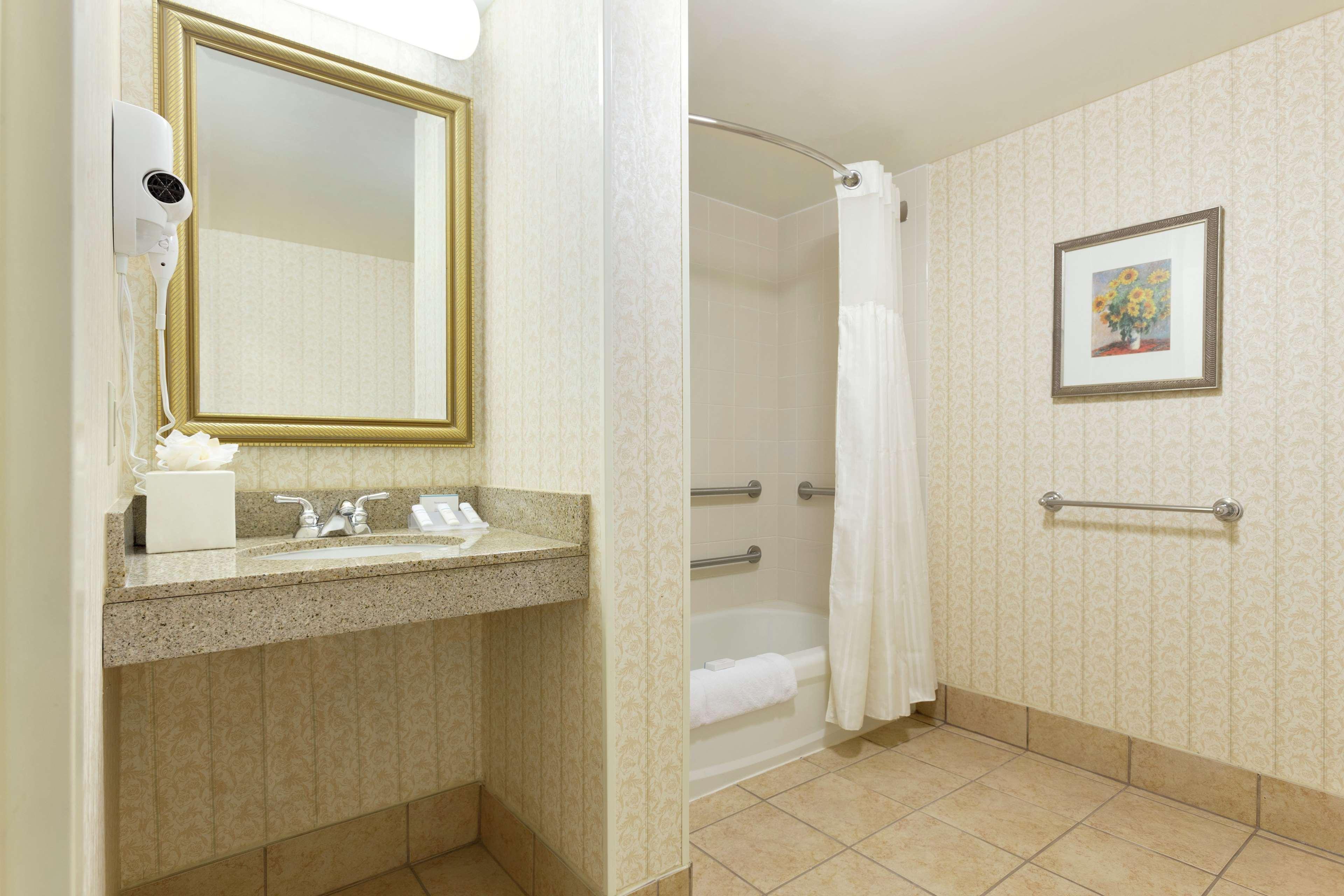 Hilton Garden Inn Fairfax Eksteriør bilde