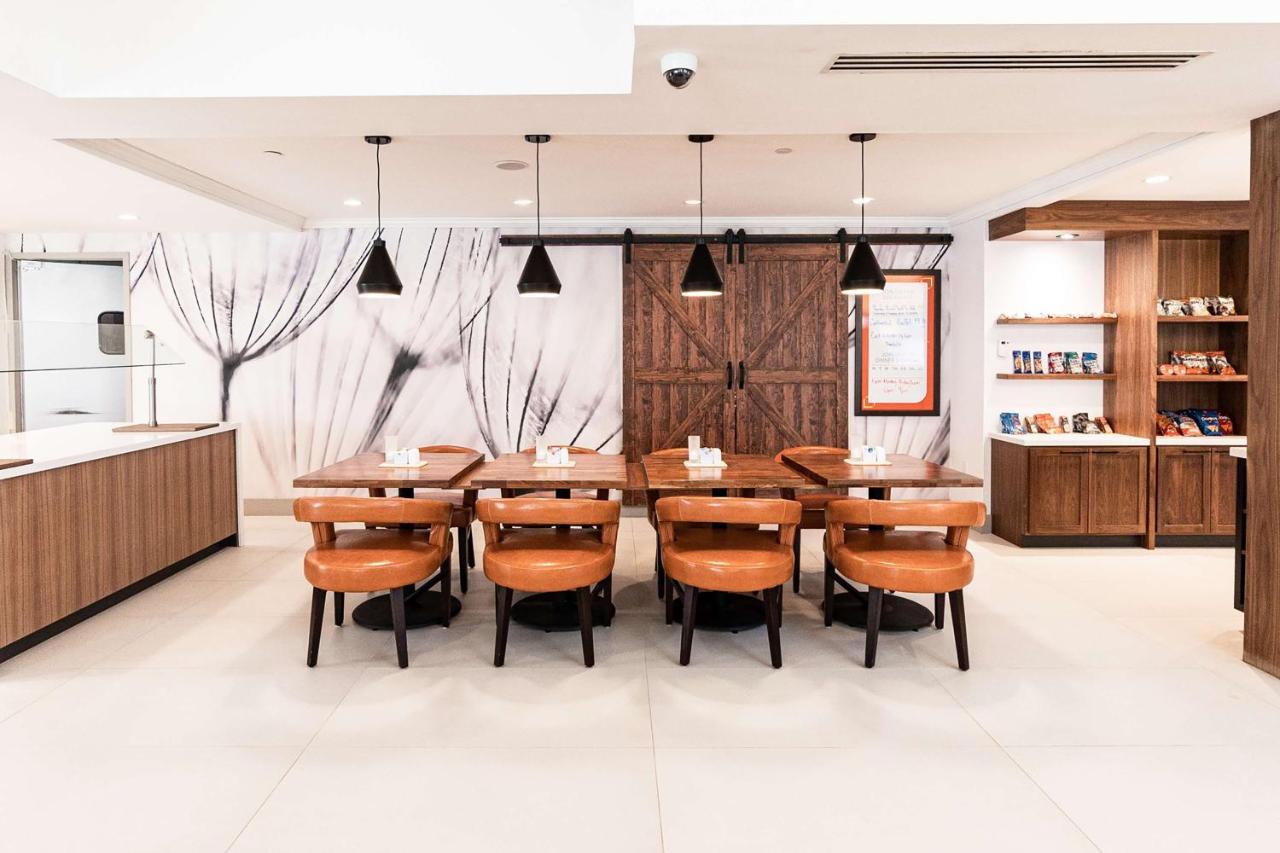 Hilton Garden Inn Fairfax Eksteriør bilde